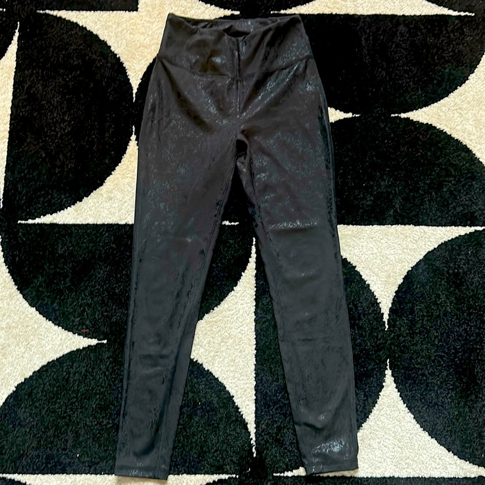 Danskin workout pant with shiny splatter size small